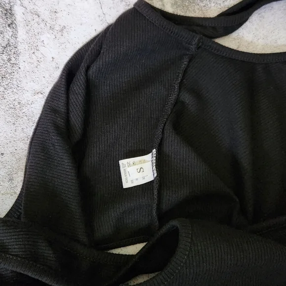 Wrap Tie Waist Tank Top | Black Crop Top - Picture 3 of 3